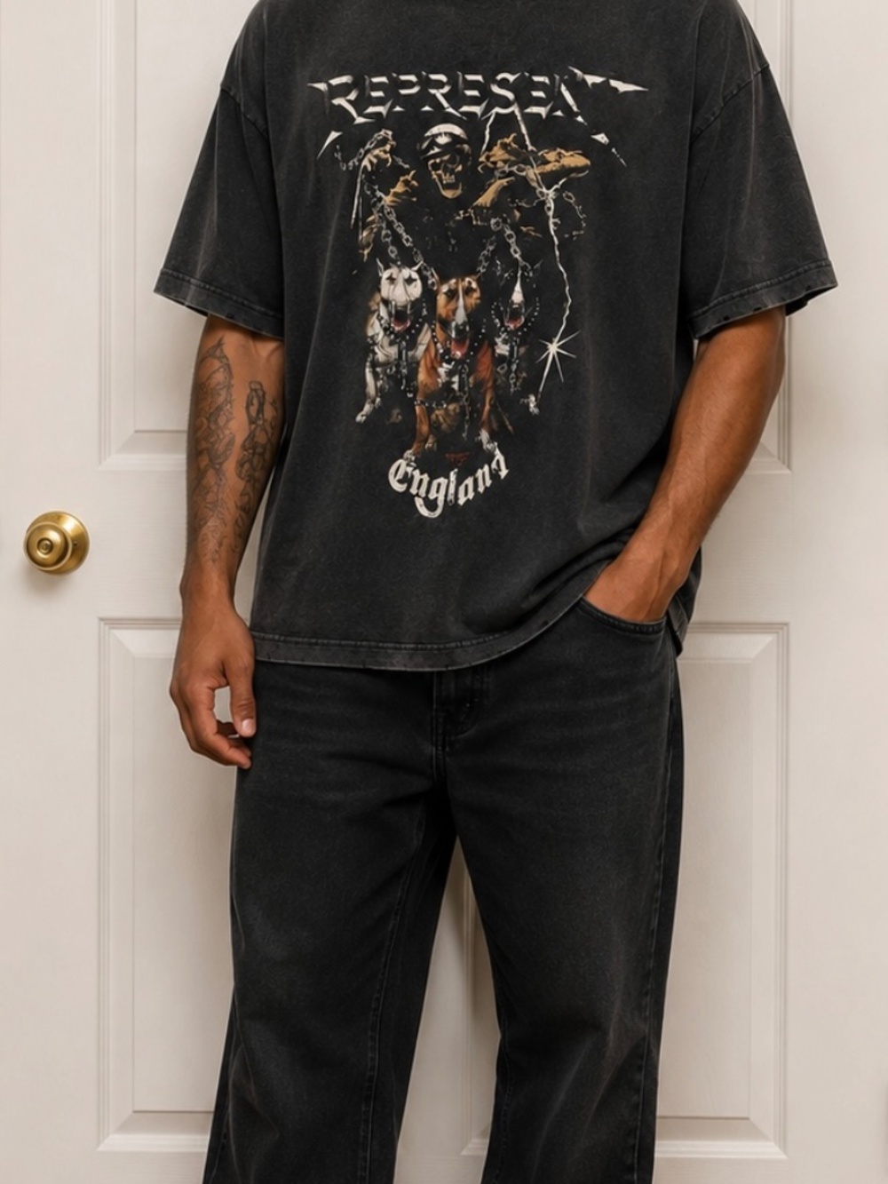 (Size L) REPRESENT ENGLAND Graphic Print Black Crew Neck Short Sleeve Men's Tee